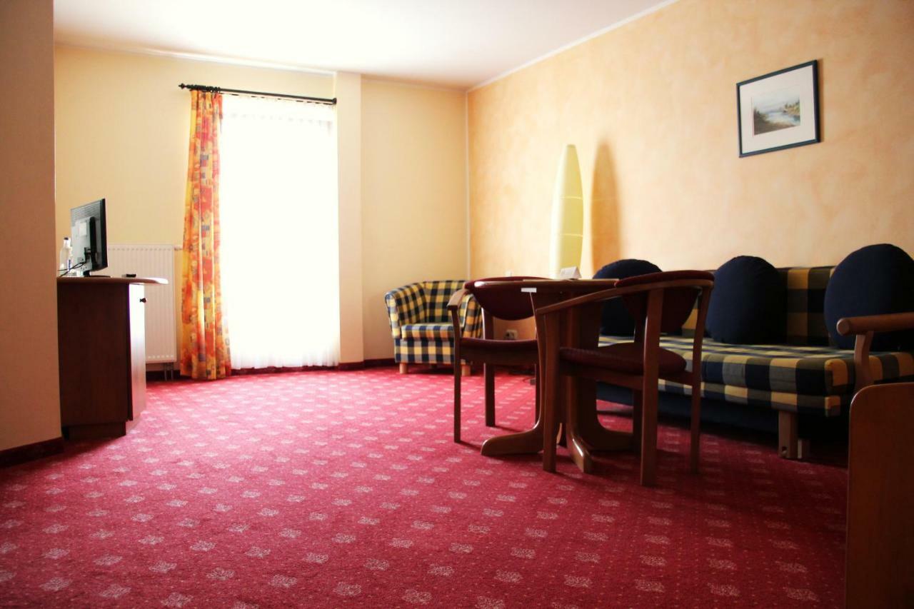 Soibelmanns Hotel Ruegen Samtens Ngoại thất bức ảnh